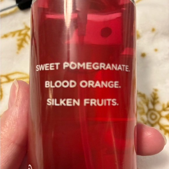 Victoria Secret Pom L’Orange Fragrance Mist 8.4 oz Sprayed 2 Times - Picture 2 of 3